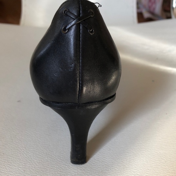 Gucci Low Heeled Loafer with Crocodile Toe - Picture 5 of 7